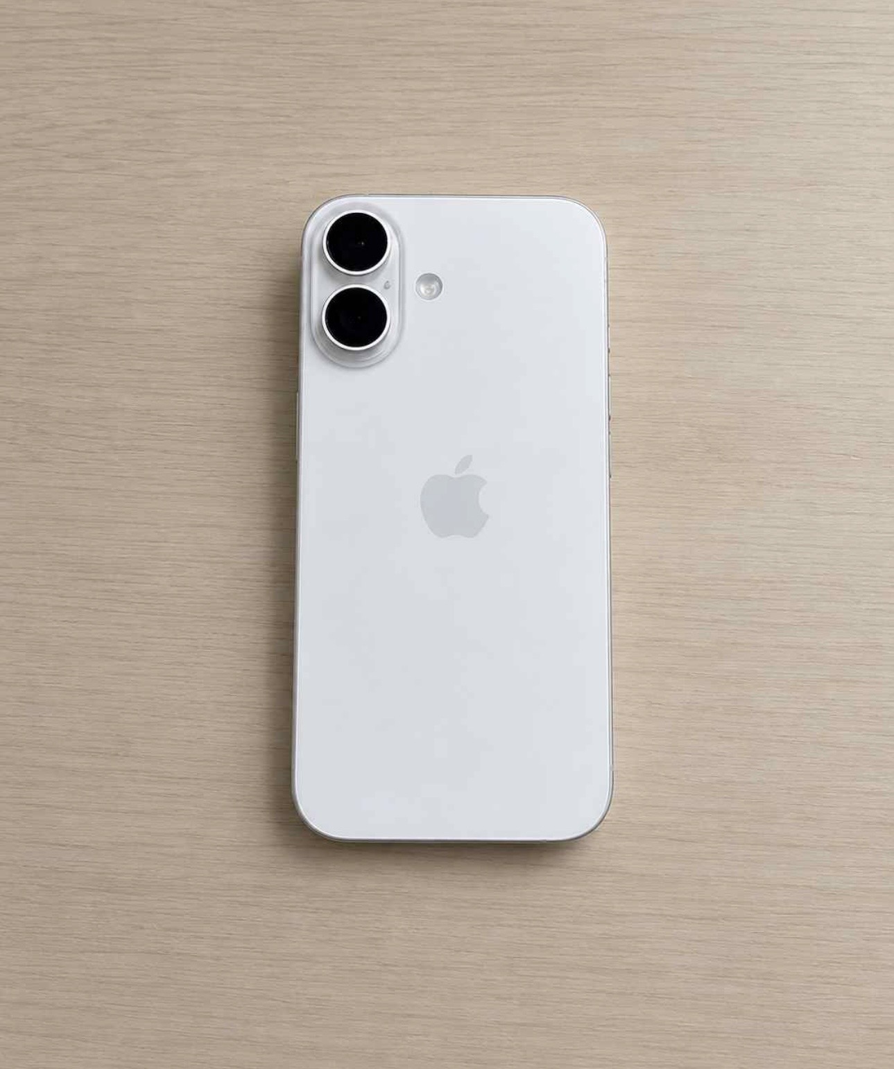 Apple iPhone 16
